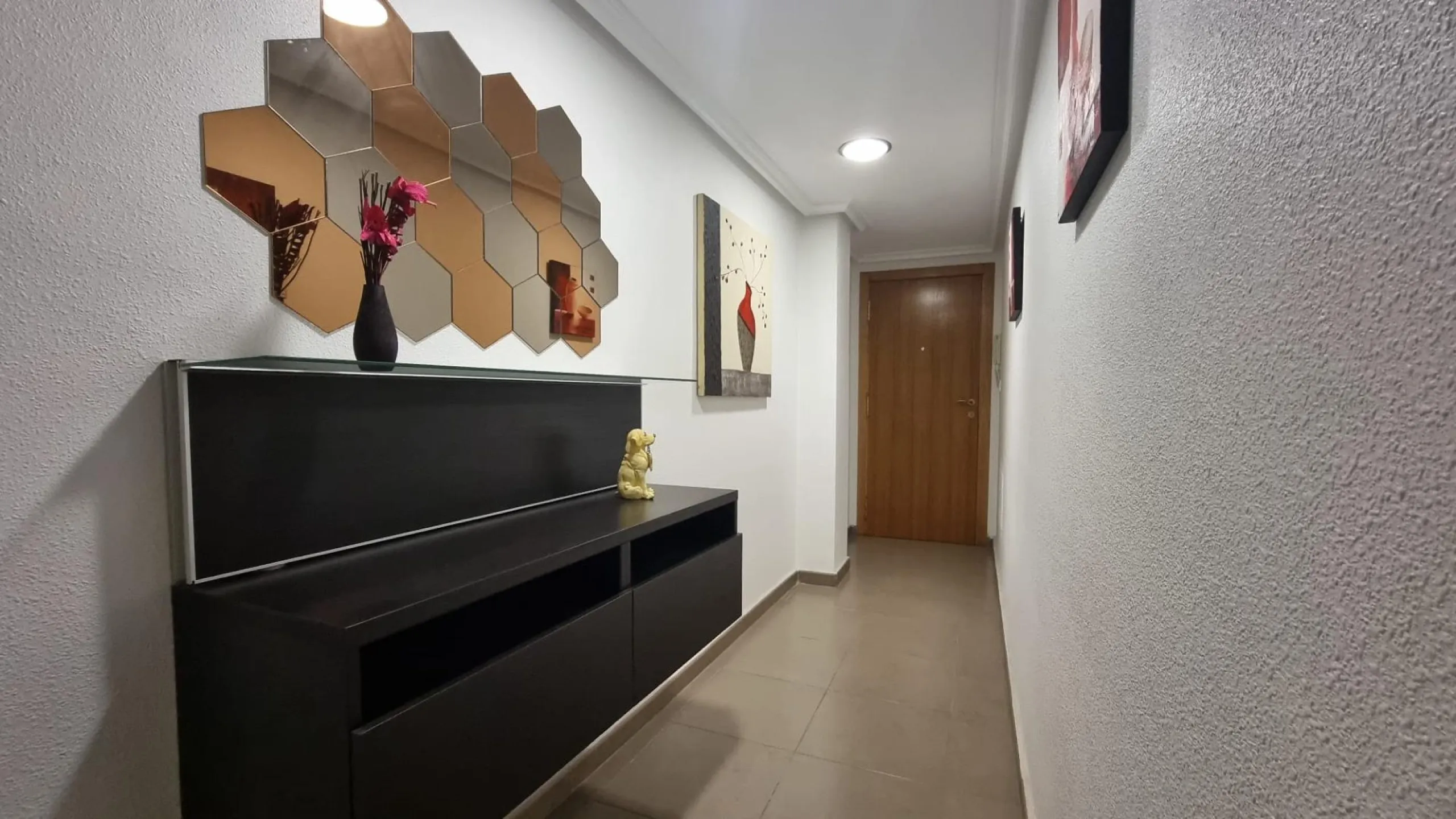 Elegante piso en cetro de Torrevieja + plaza de parking incluido !