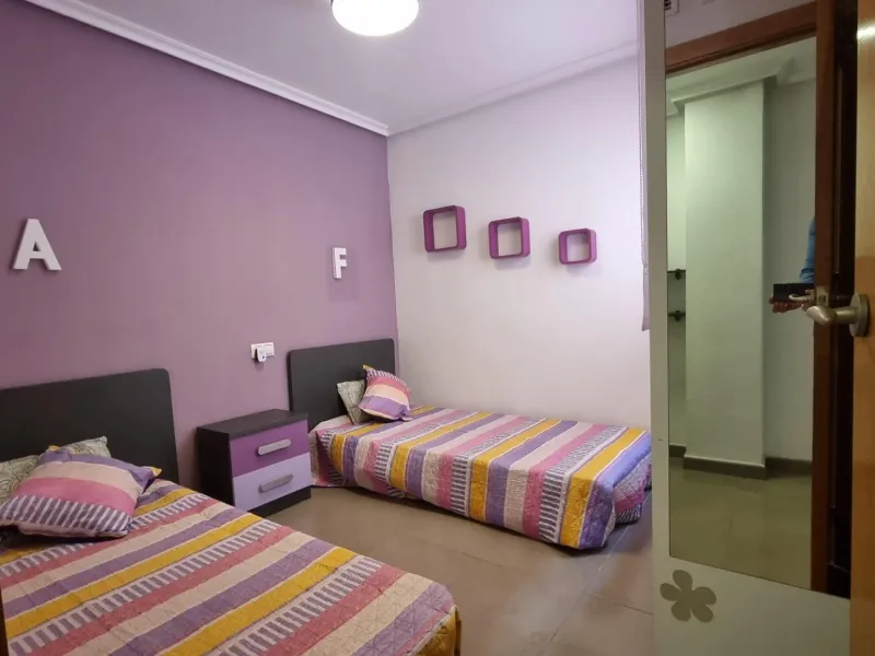 Elegante piso en cetro de Torrevieja + plaza de parking incluido !