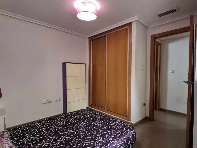 Elegante piso en cetro de Torrevieja + plaza de parking incluido !