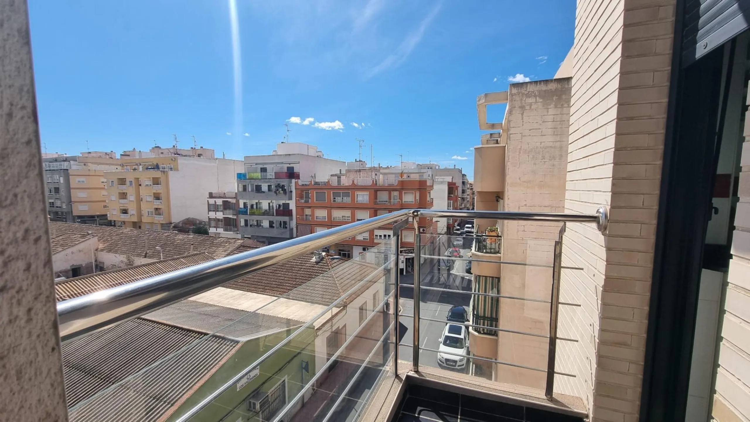 Elegante piso en cetro de Torrevieja + plaza de parking incluido !