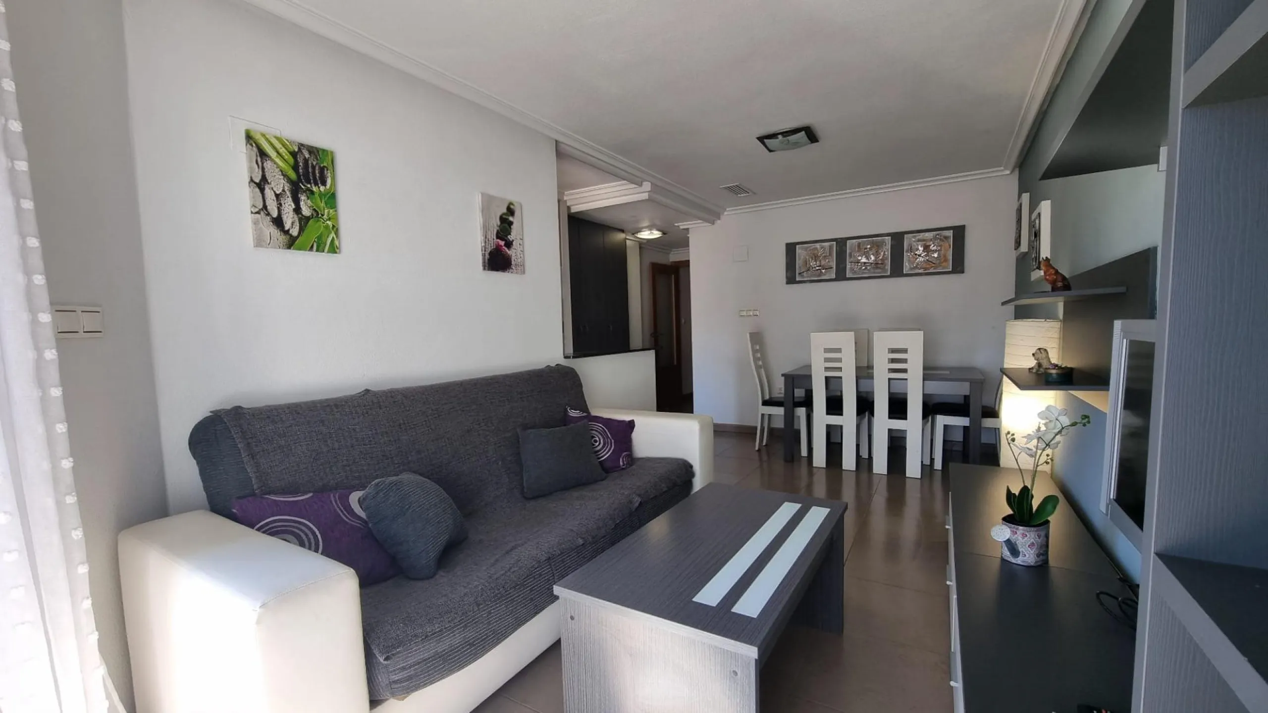 Elegante piso en cetro de Torrevieja + plaza de parking incluido !