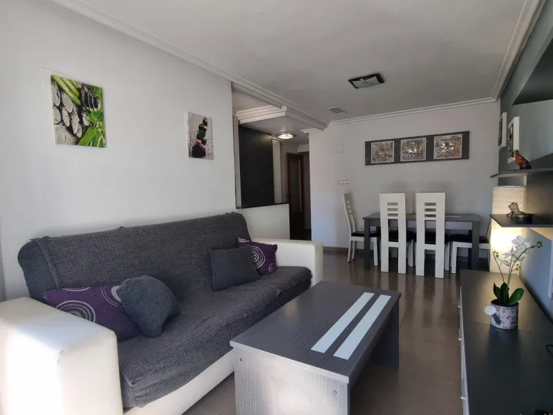Elegante piso en cetro de Torrevieja + plaza de parking incluido !