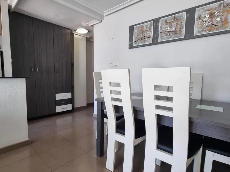 Elegante piso en cetro de Torrevieja + plaza de parking incluido !