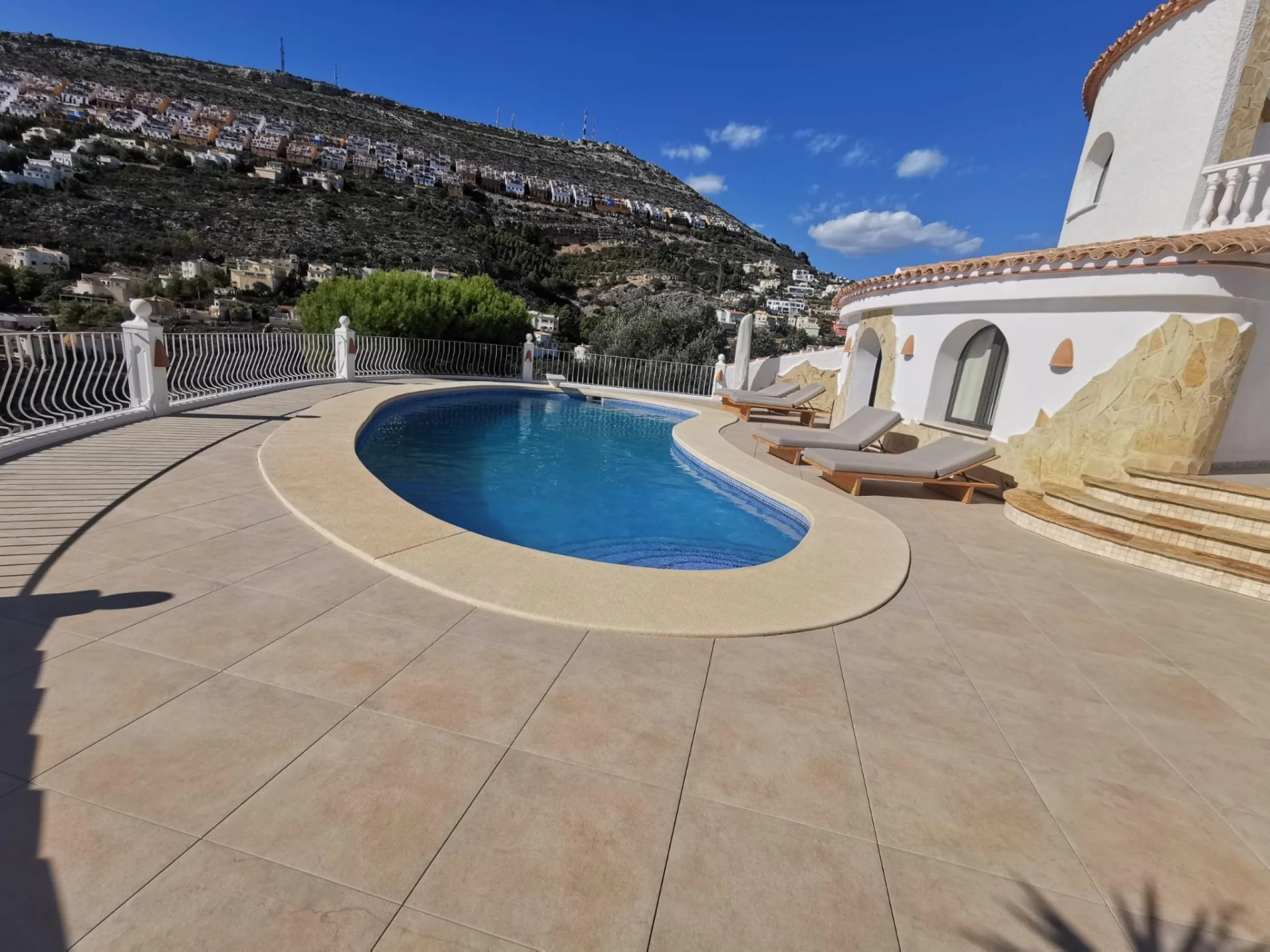 Villa with Sea Views in Cumbre del Sol 🏡🌊