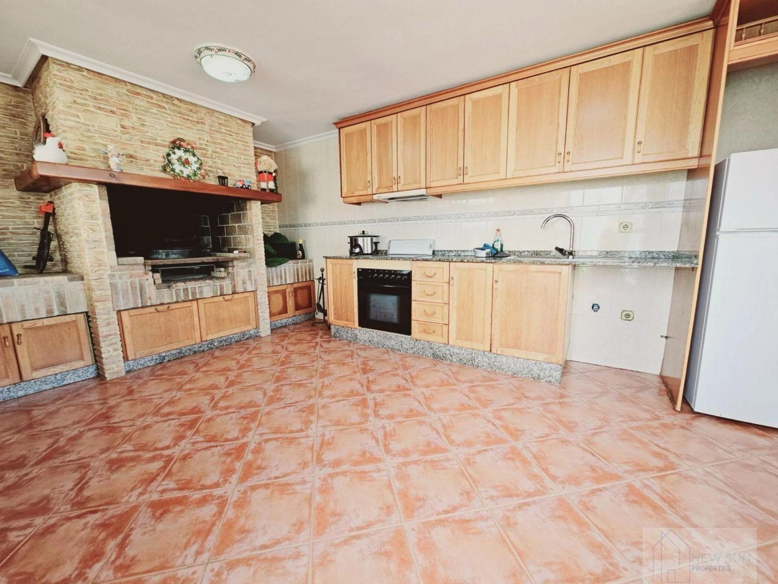 VILLA EN LA SIESTA CON 800 METROS DE PARCELA. 5 DORM. 4 BAÑOS. PISCINA PRIVADA. 330 M2 DE CASA.