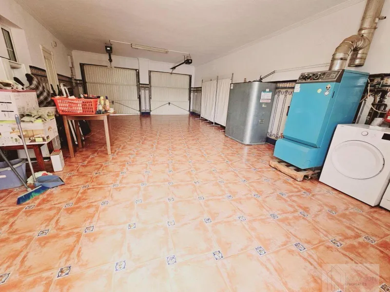 VILLA EN LA SIESTA CON 800 METROS DE PARCELA. 5 DORM. 4 BAÑOS. PISCINA PRIVADA. 330 M2 DE CASA.