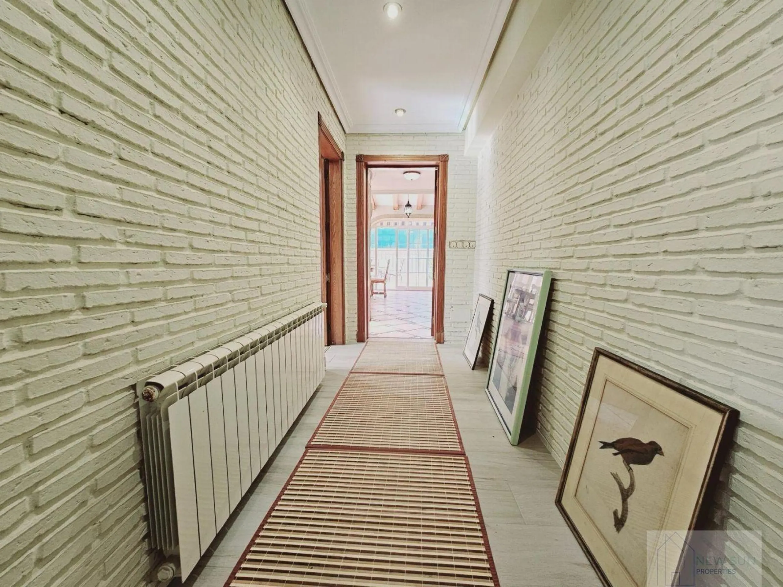 VILLA EN LA SIESTA CON 800 METROS DE PARCELA. 5 DORM. 4 BAÑOS. PISCINA PRIVADA. 330 M2 DE CASA.