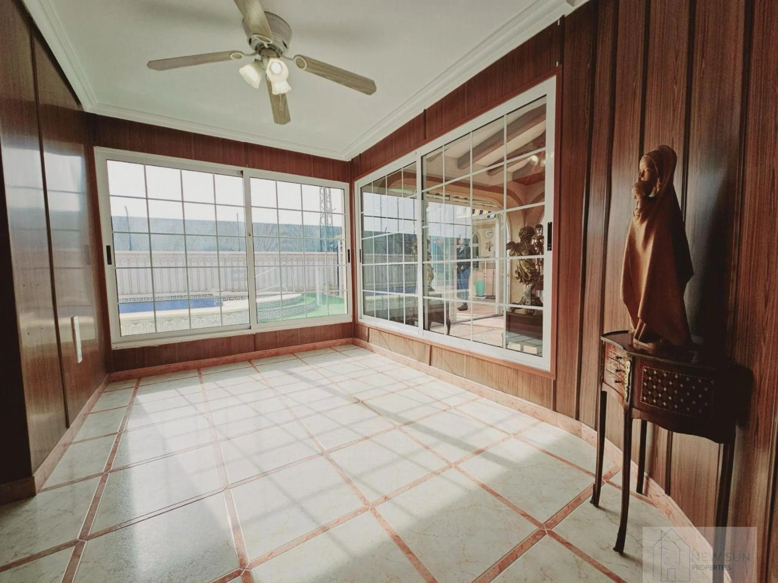 VILLA EN LA SIESTA CON 800 METROS DE PARCELA. 5 DORM. 4 BAÑOS. PISCINA PRIVADA. 330 M2 DE CASA.