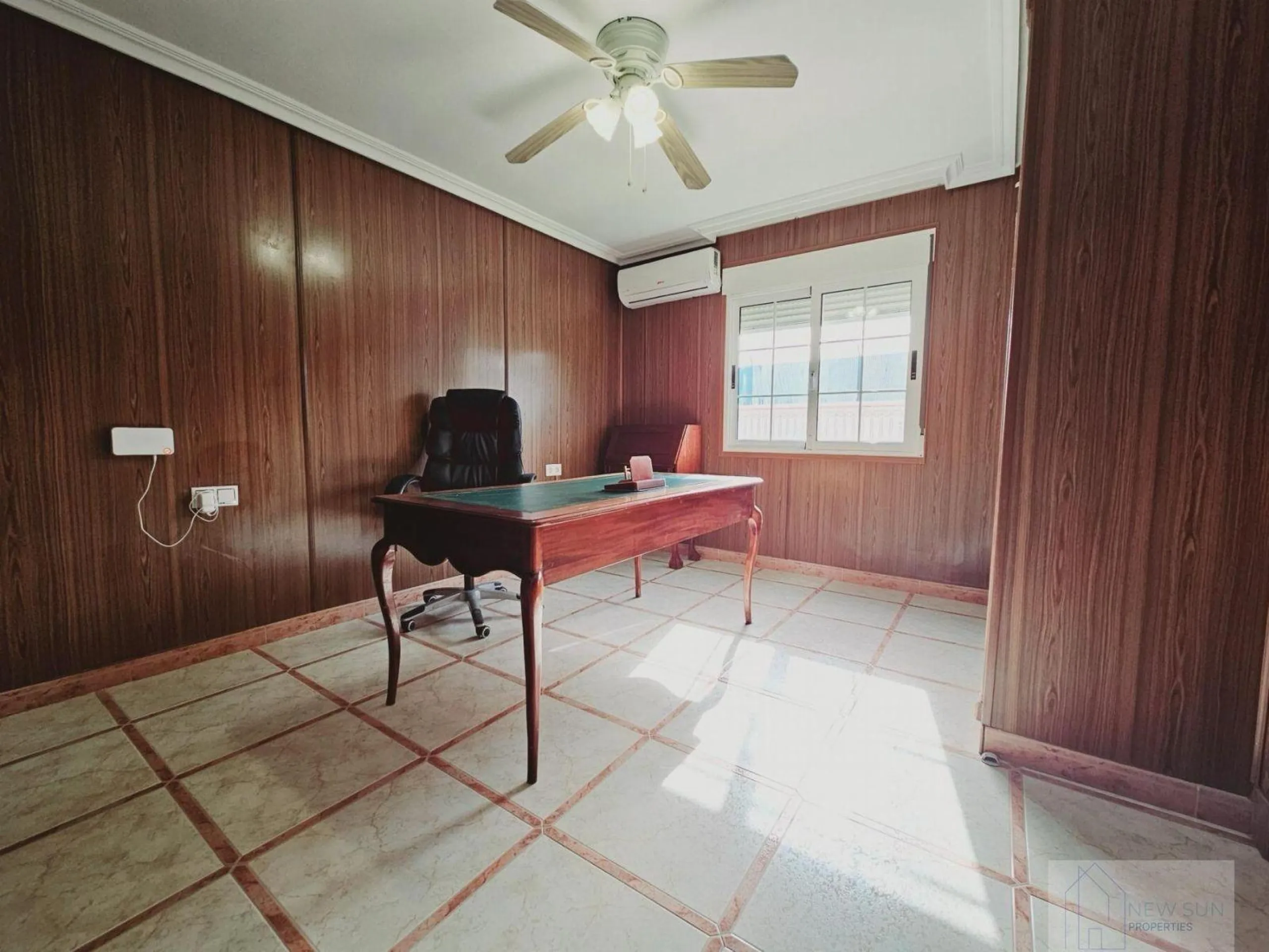 VILLA EN LA SIESTA CON 800 METROS DE PARCELA. 5 DORM. 4 BAÑOS. PISCINA PRIVADA. 330 M2 DE CASA.