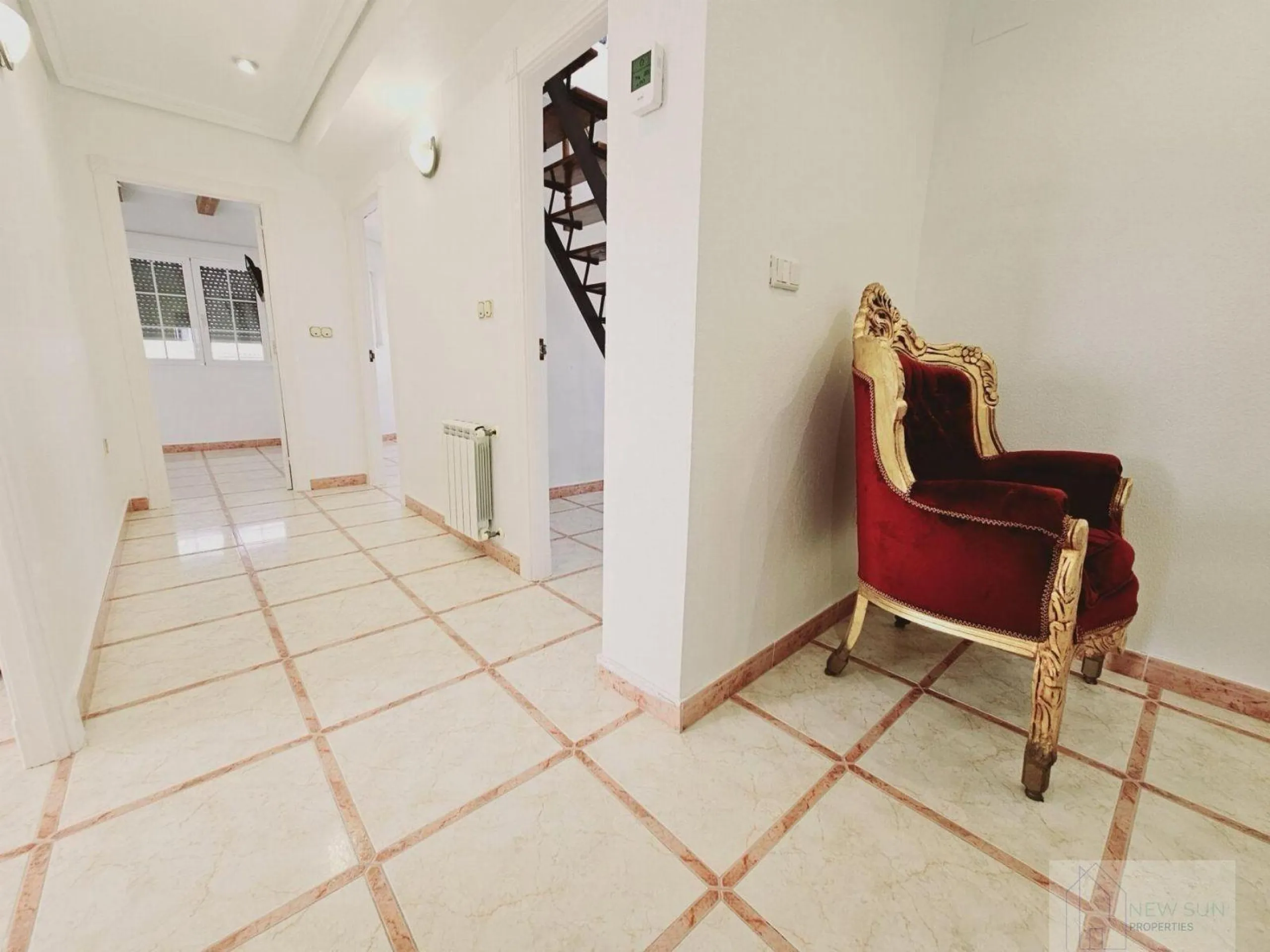 VILLA EN LA SIESTA CON 800 METROS DE PARCELA. 5 DORM. 4 BAÑOS. PISCINA PRIVADA. 330 M2 DE CASA.
