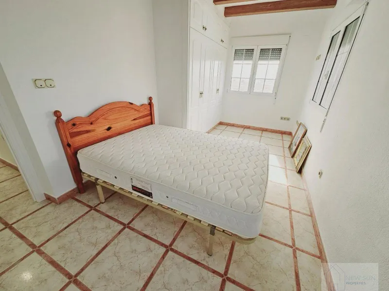 VILLA EN LA SIESTA CON 800 METROS DE PARCELA. 5 DORM. 4 BAÑOS. PISCINA PRIVADA. 330 M2 DE CASA.