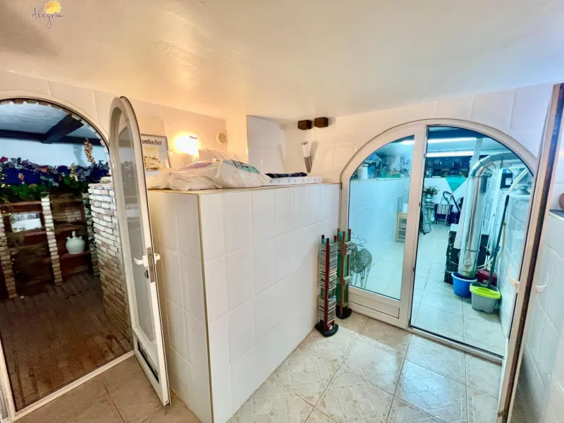 LUXURY AND LIGHT IN LOS BALCONES: YOUR VILLA WITH PRIVATE POOL AND HIGH POTENTIAL