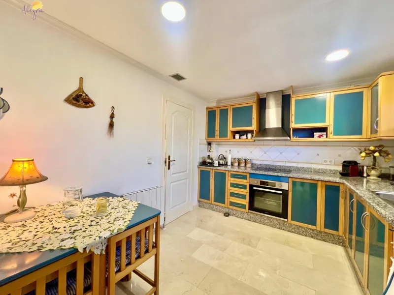 LUXURY AND LIGHT IN LOS BALCONES: YOUR VILLA WITH PRIVATE POOL AND HIGH POTENTIAL
