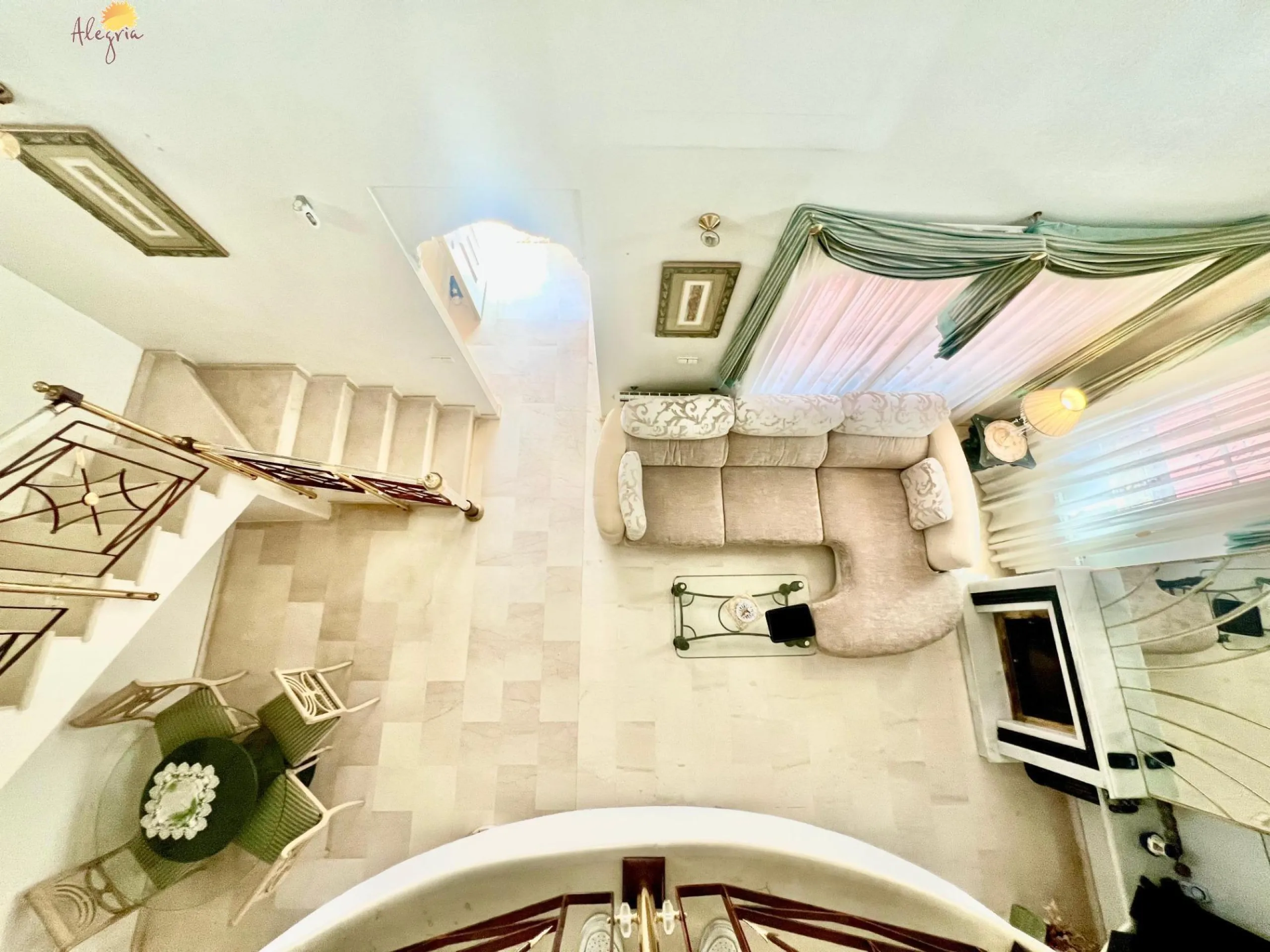 LUXURY AND LIGHT IN LOS BALCONES: YOUR VILLA WITH PRIVATE POOL AND HIGH POTENTIAL