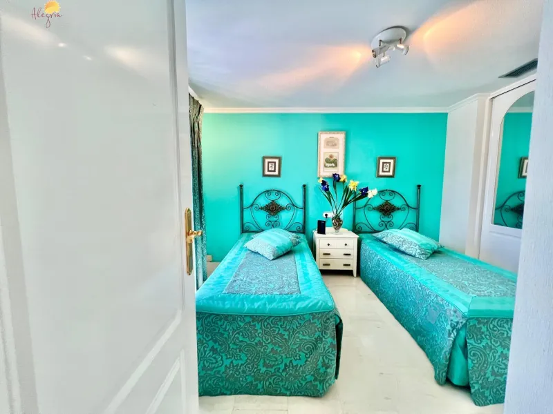 LUXURY AND LIGHT IN LOS BALCONES: YOUR VILLA WITH PRIVATE POOL AND HIGH POTENTIAL