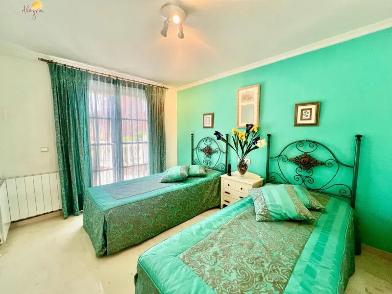 LUXURY AND LIGHT IN LOS BALCONES: YOUR VILLA WITH PRIVATE POOL AND HIGH POTENTIAL
