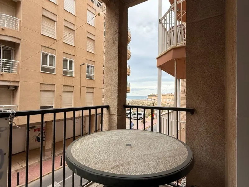 Apartamento de 3 dormitorios 2 baños en La Mata cerca de la playa