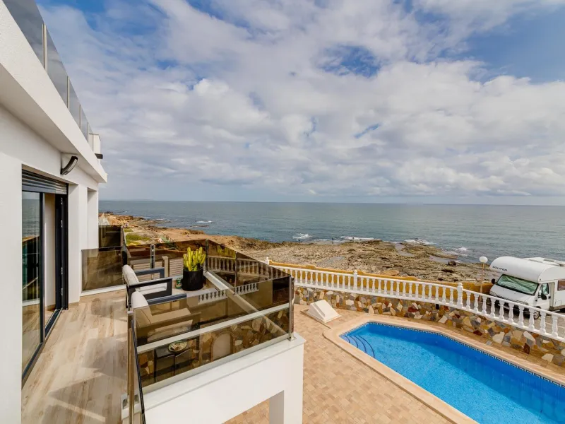 Villa en Primera Línea en Torrevieja