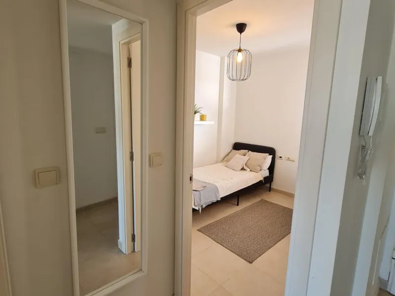 SEMINUEVO APARTAMENTO EN ORIHUELA COSTA DE 2 DORM. 2 BAÑOS. PARKING INCLUIDO. PISCINA COMUNITARIA.