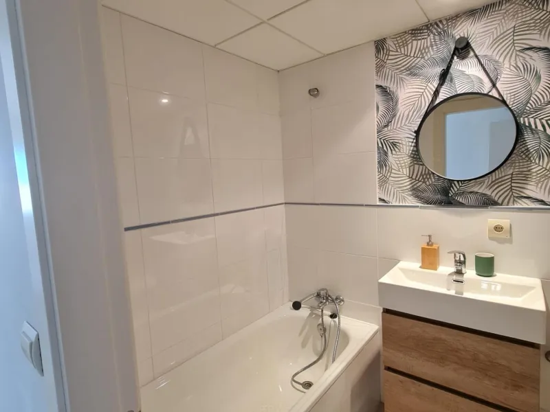 SEMINUEVO APARTAMENTO EN ORIHUELA COSTA DE 2 DORM. 2 BAÑOS. PARKING INCLUIDO. PISCINA COMUNITARIA.