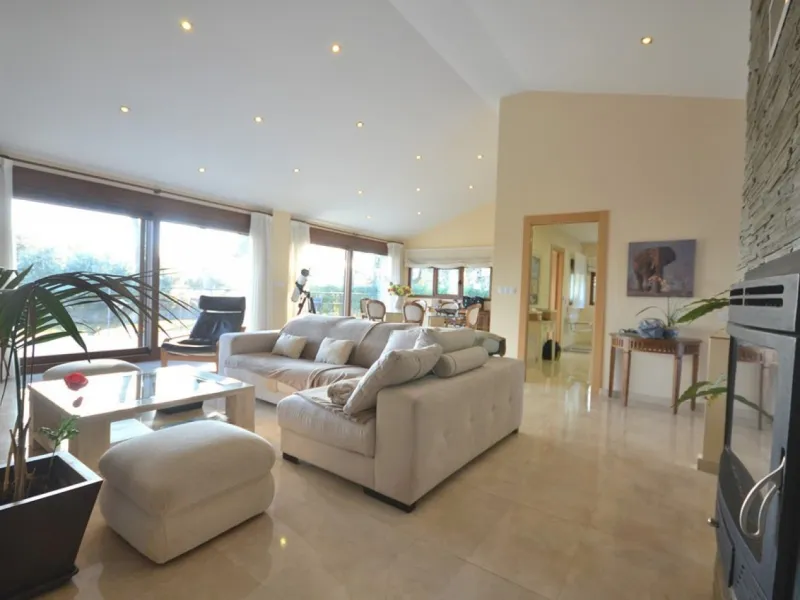 VILLA EN ALBACETE CON 1700 M2 DE PARCELA. 5 DORM. 5 BAÑOS.