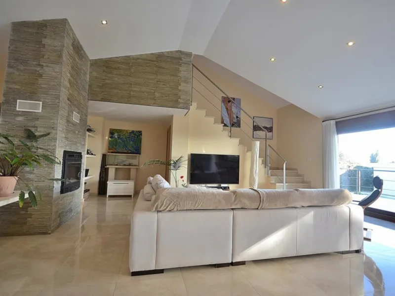 VILLA EN ALBACETE CON 1700 M2 DE PARCELA. 5 DORM. 5 BAÑOS.