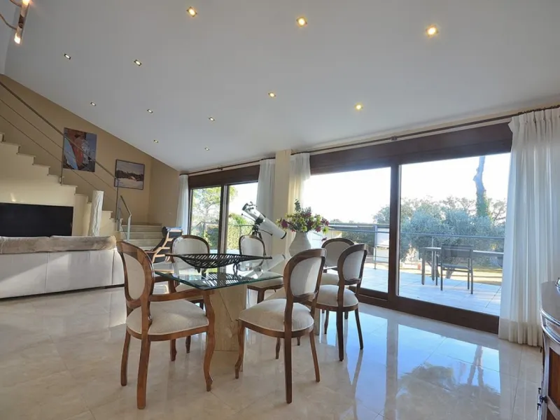 VILLA EN ALBACETE CON 1700 M2 DE PARCELA. 5 DORM. 5 BAÑOS.