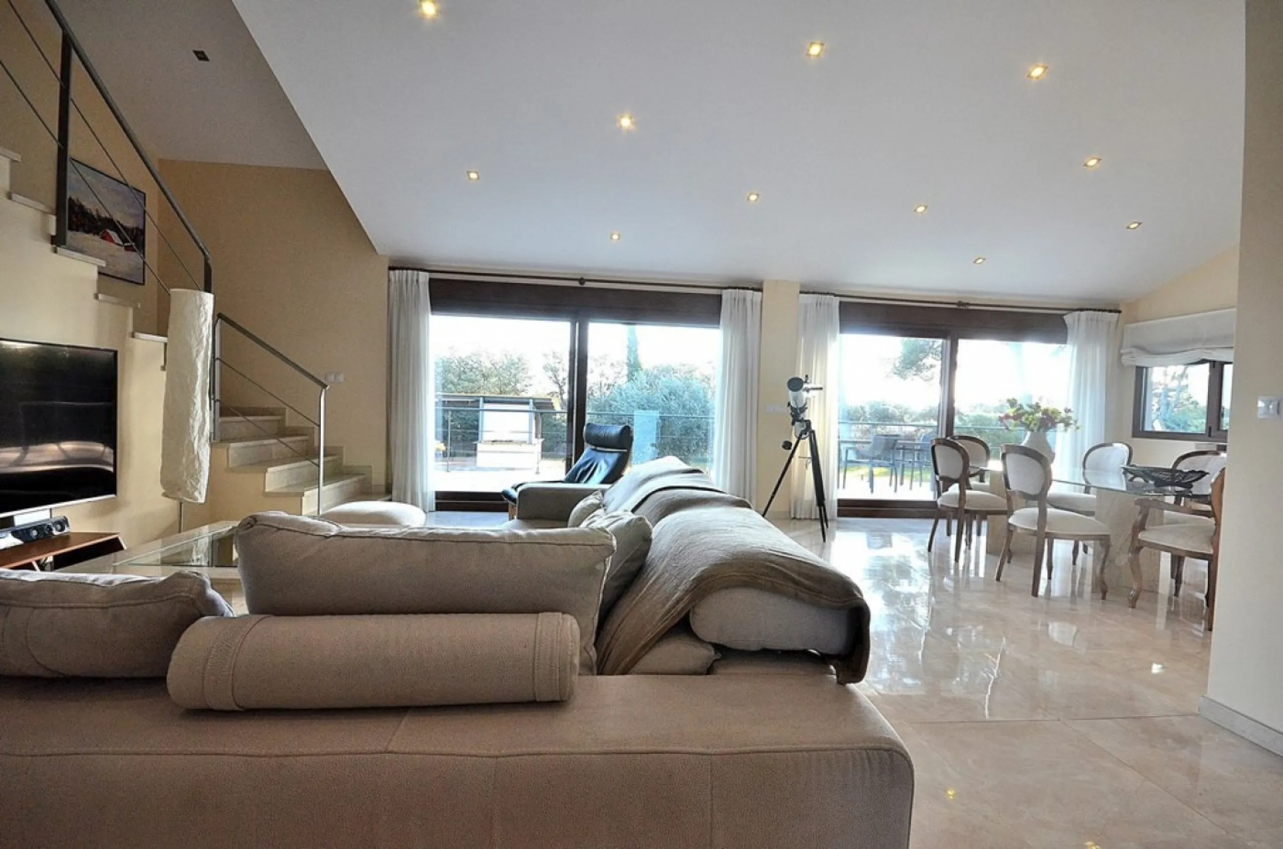 VILLA EN ALBACETE CON 1700 M2 DE PARCELA. 5 DORM. 5 BAÑOS.