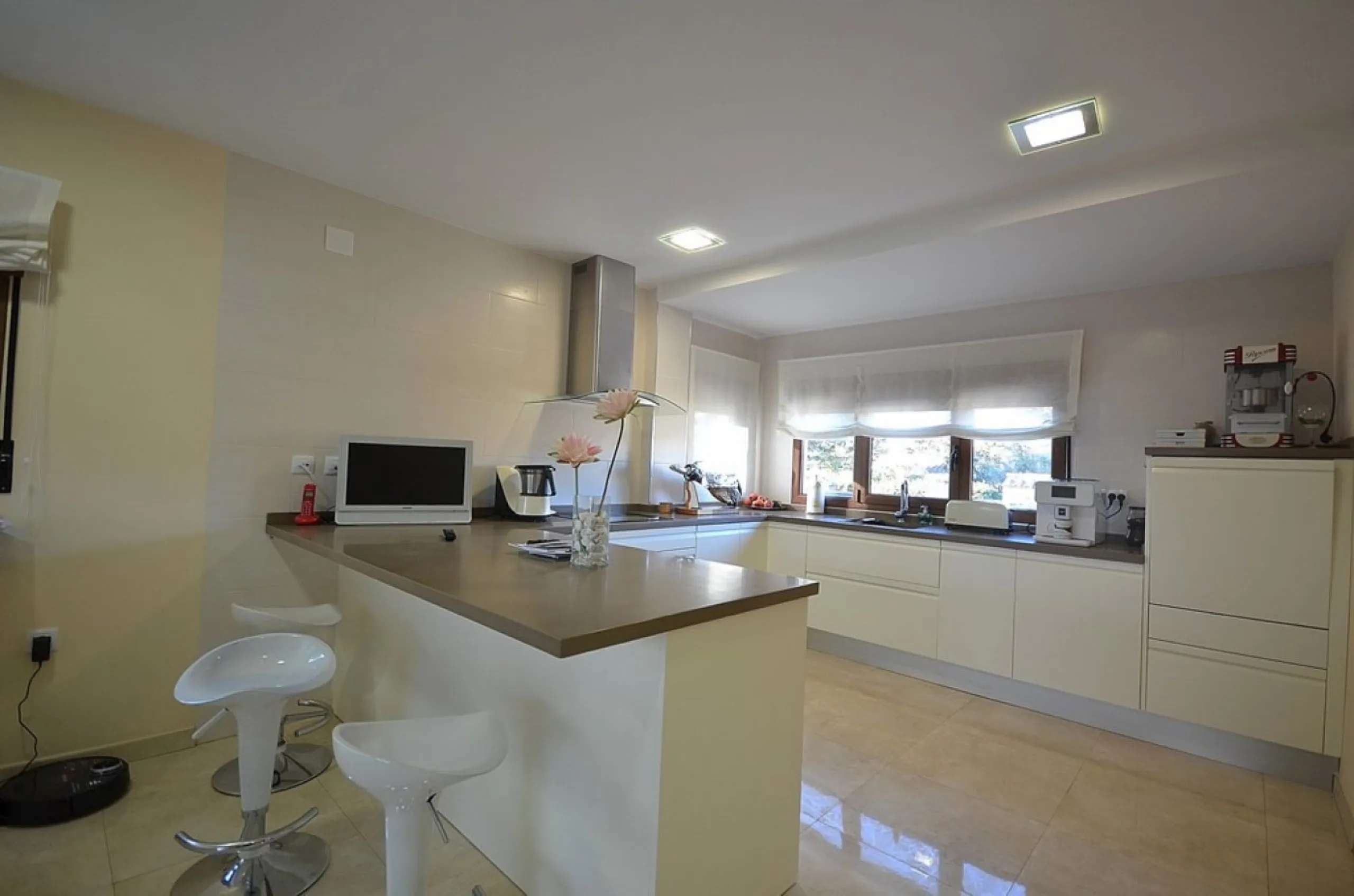 VILLA EN ALBACETE CON 1700 M2 DE PARCELA. 5 DORM. 5 BAÑOS.