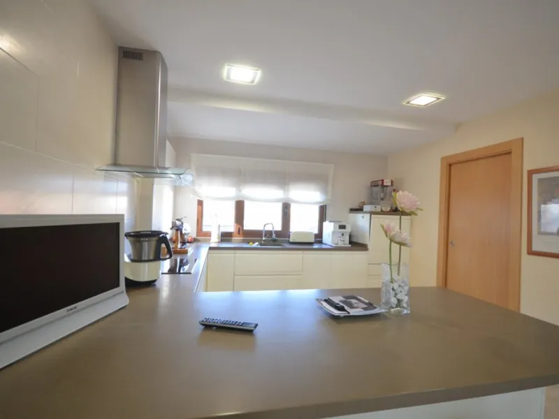 VILLA EN ALBACETE CON 1700 M2 DE PARCELA. 5 DORM. 5 BAÑOS.