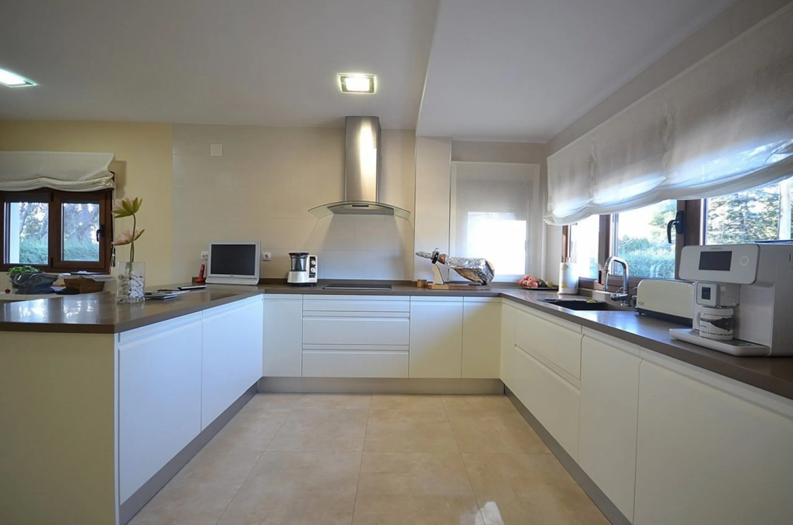 VILLA EN ALBACETE CON 1700 M2 DE PARCELA. 5 DORM. 5 BAÑOS.