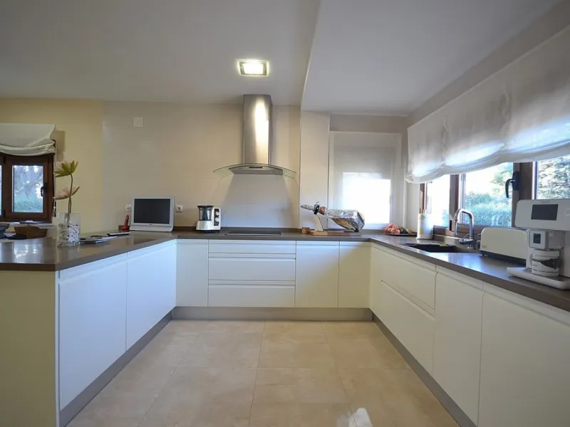 VILLA EN ALBACETE CON 1700 M2 DE PARCELA. 5 DORM. 5 BAÑOS.