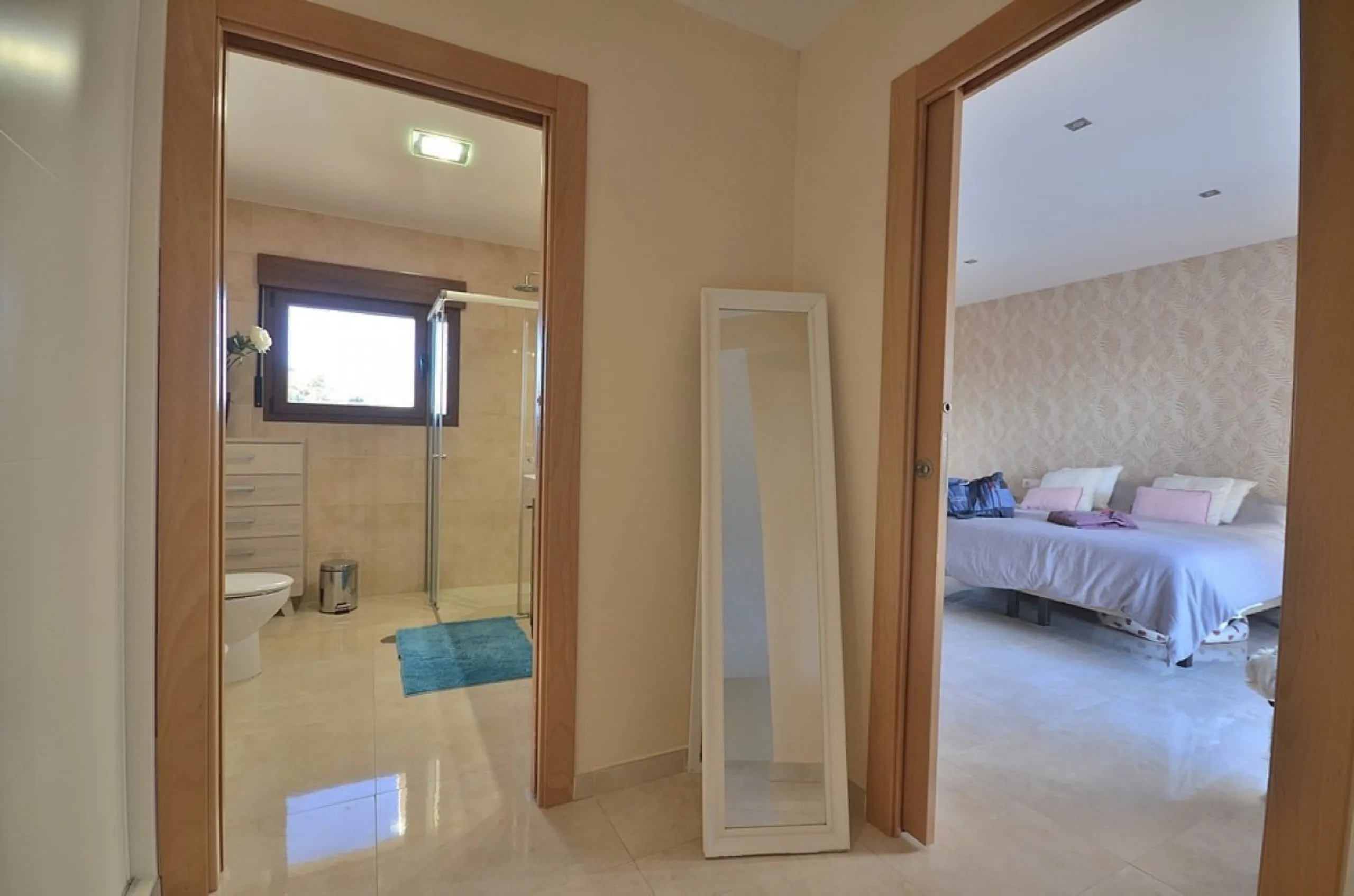 VILLA EN ALBACETE CON 1700 M2 DE PARCELA. 5 DORM. 5 BAÑOS.