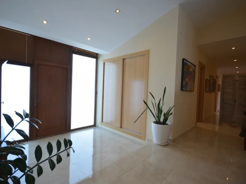 VILLA EN ALBACETE CON 1700 M2 DE PARCELA. 5 DORM. 5 BAÑOS.
