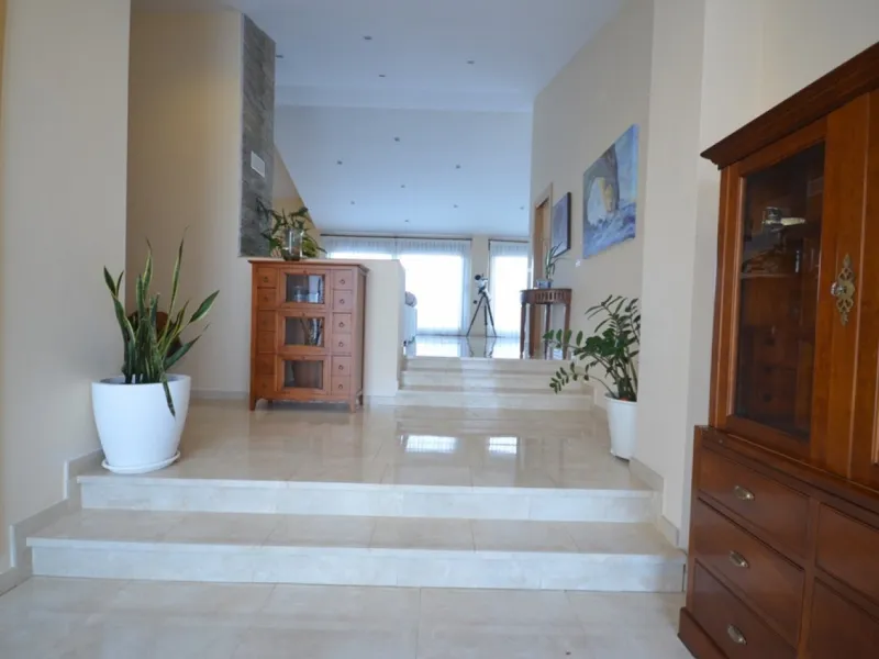 VILLA EN ALBACETE CON 1700 M2 DE PARCELA. 5 DORM. 5 BAÑOS.