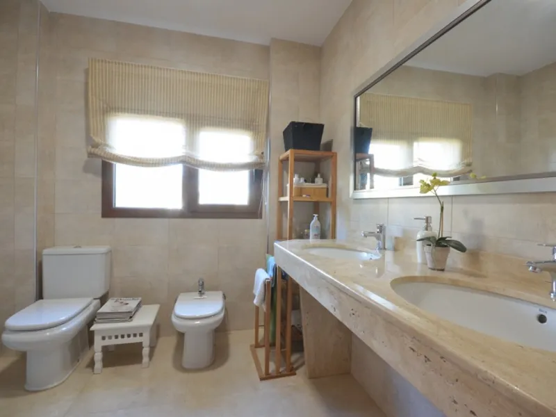 VILLA EN ALBACETE CON 1700 M2 DE PARCELA. 5 DORM. 5 BAÑOS.