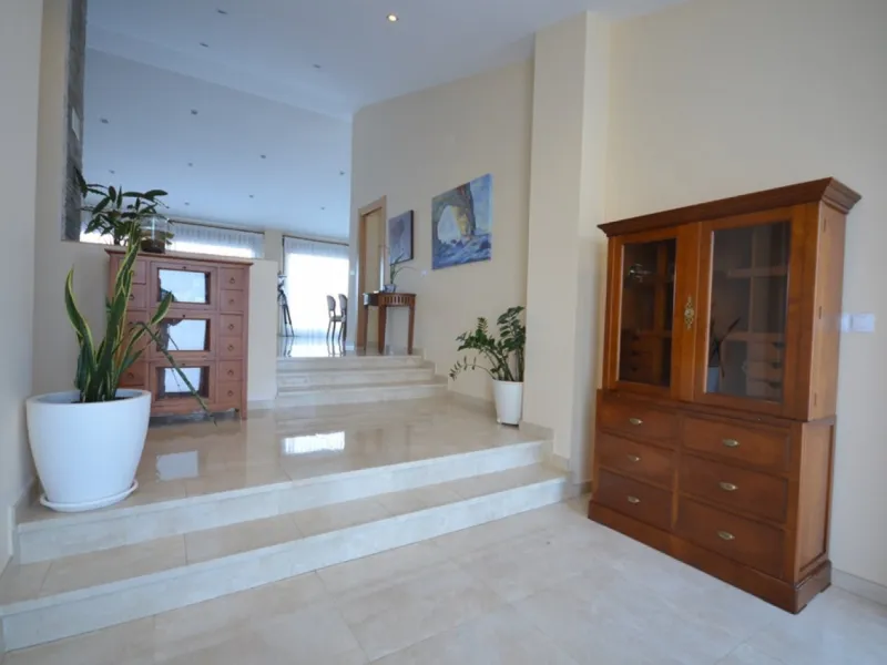 VILLA EN ALBACETE CON 1700 M2 DE PARCELA. 5 DORM. 5 BAÑOS.