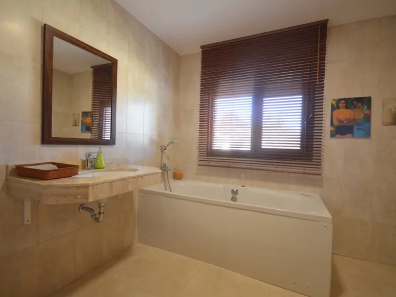 VILLA EN ALBACETE CON 1700 M2 DE PARCELA. 5 DORM. 5 BAÑOS.