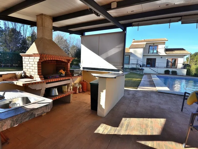 VILLA EN ALBACETE CON 1700 M2 DE PARCELA. 5 DORM. 5 BAÑOS.