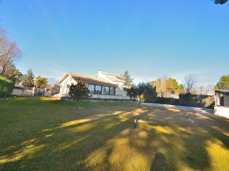 VILLA EN ALBACETE CON 1700 M2 DE PARCELA. 5 DORM. 5 BAÑOS.