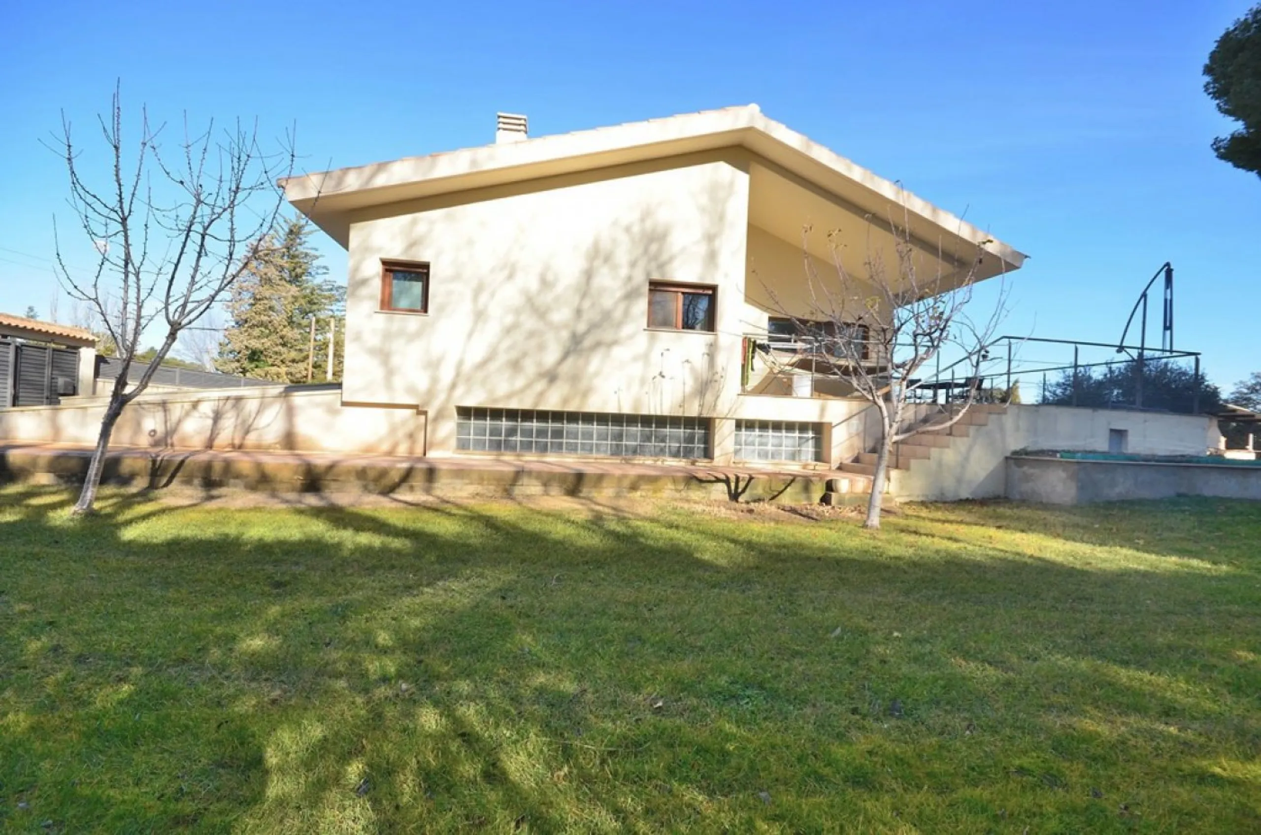VILLA EN ALBACETE CON 1700 M2 DE PARCELA. 5 DORM. 5 BAÑOS.