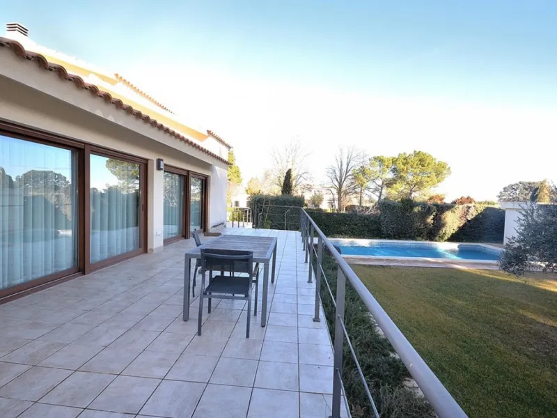 VILLA EN ALBACETE CON 1700 M2 DE PARCELA. 5 DORM. 5 BAÑOS.