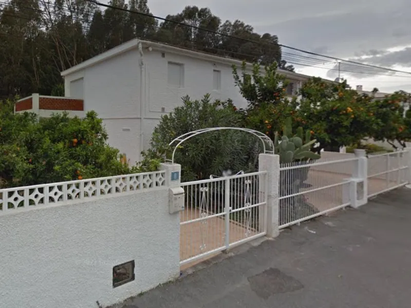 🏡 Semi-detached house in Albir with a tourist license - just 200 meters from the sea! 🌊🌿