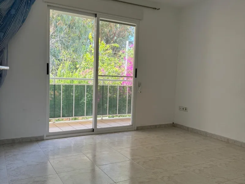 🏡 Semi-detached house in Albir with a tourist license - just 200 meters from the sea! 🌊🌿