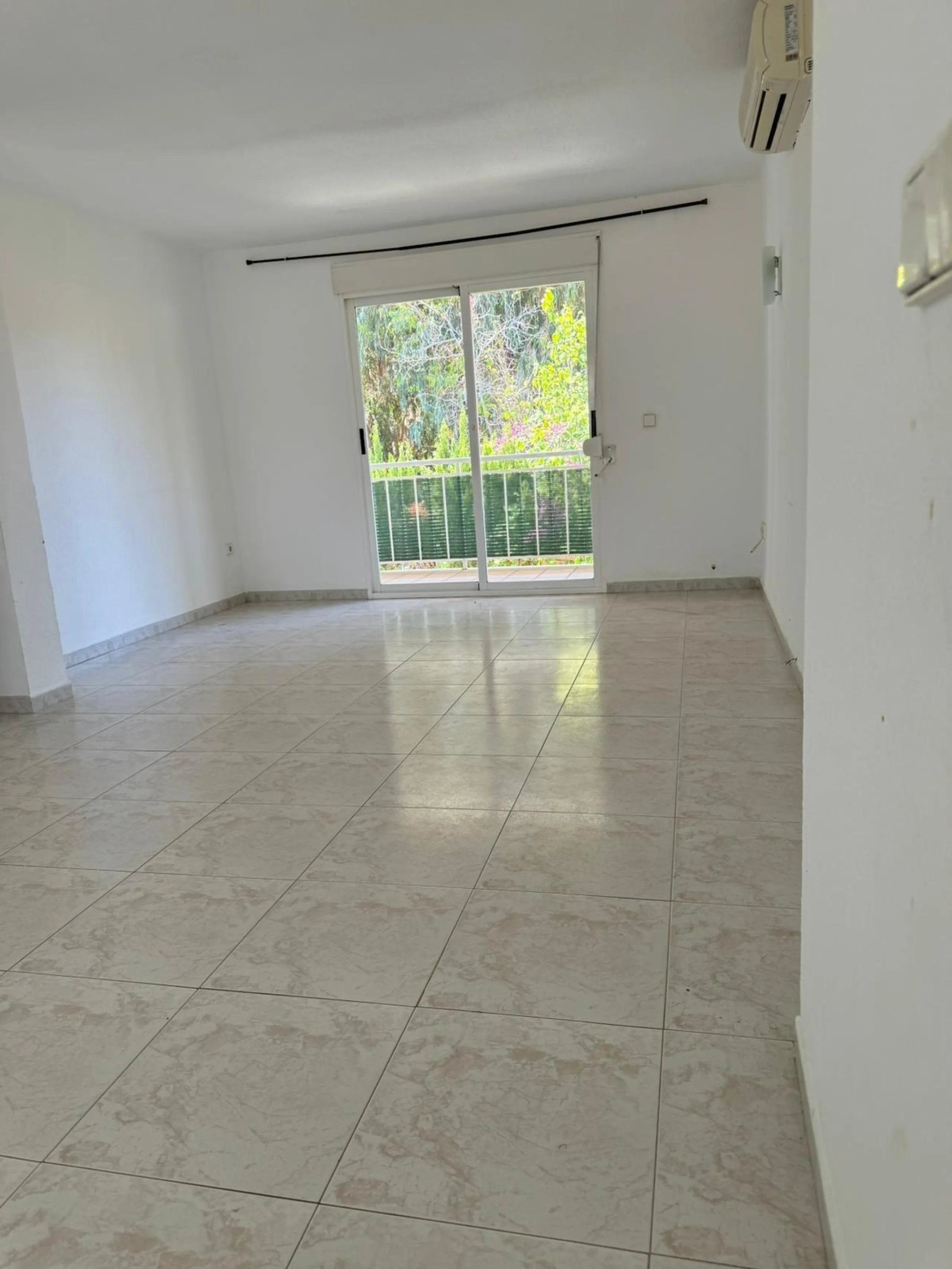 🏡 Semi-detached house in Albir with a tourist license - just 200 meters from the sea! 🌊🌿
