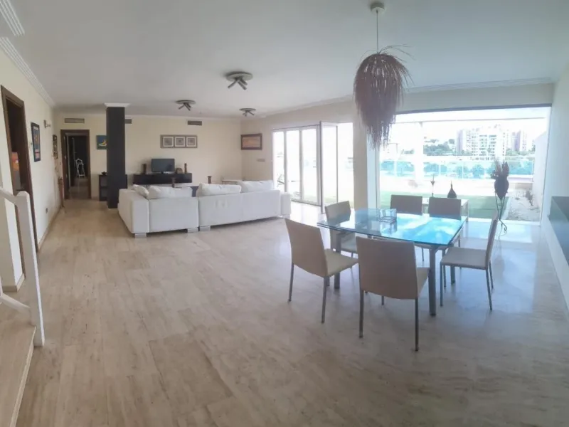 OCASIÓN ÁTICO DE 260 METROS CON TERRAZA AJARDINADA EN PLANTA DE 60 METROS