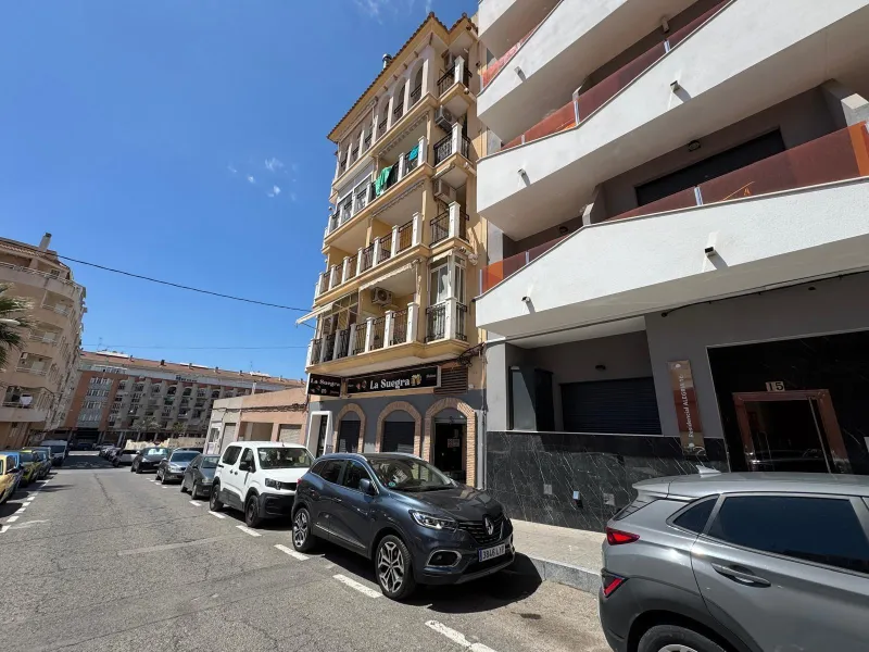 BAR EN VENTA. SE VENDE UN BAR A 500 METROS DE PLAYA DEL CURA CON 2 BAÑOS Y 150 M2 SUPERFICIE.