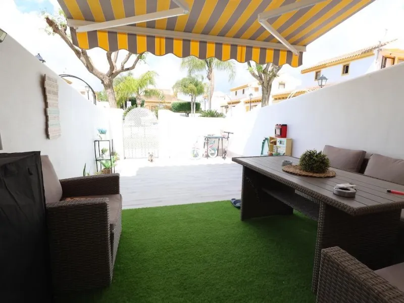 Torre de la Horadada duplex townhouse located directly in front of the communal pool