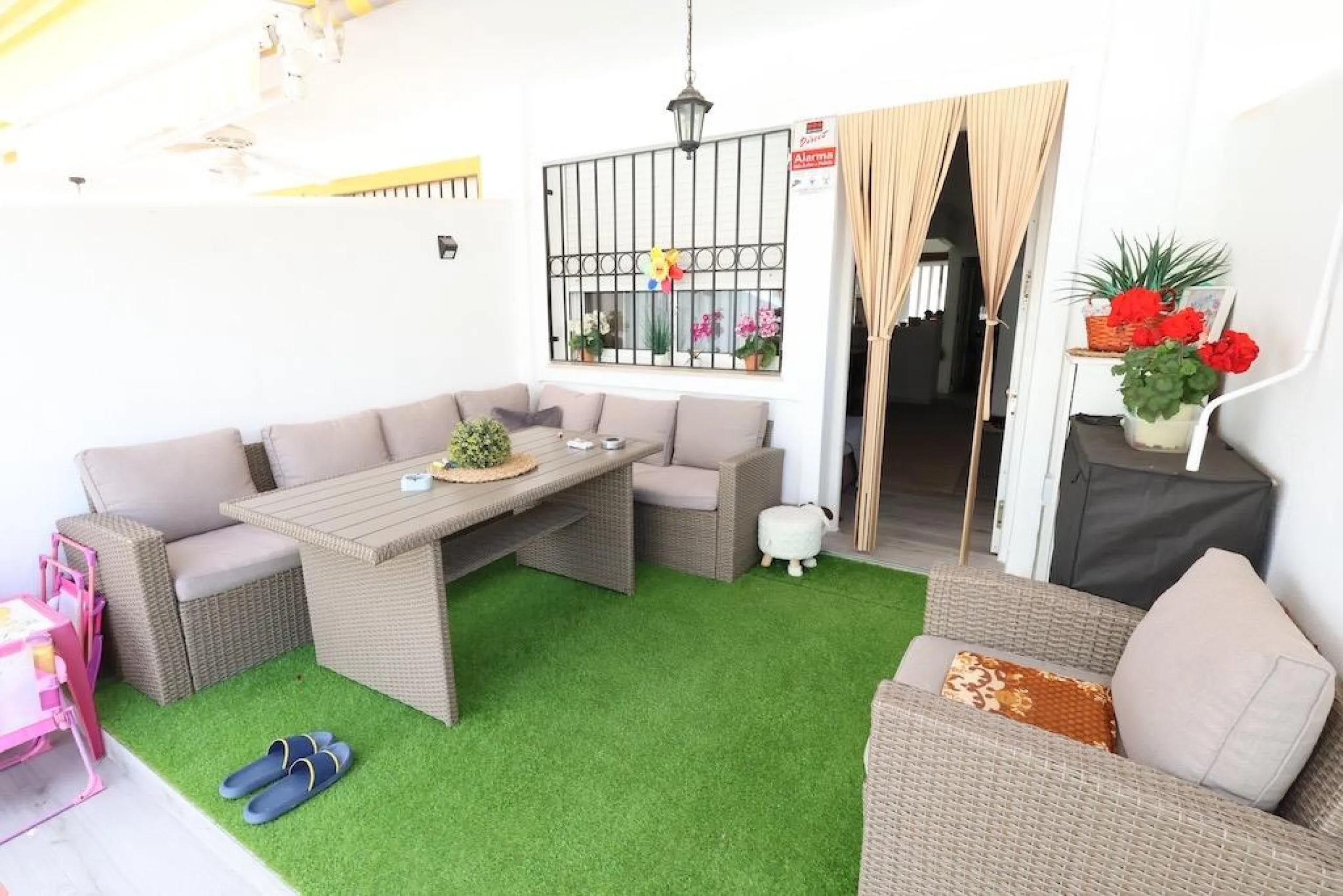 Torre de la Horadada duplex townhouse located directly in front of the communal pool