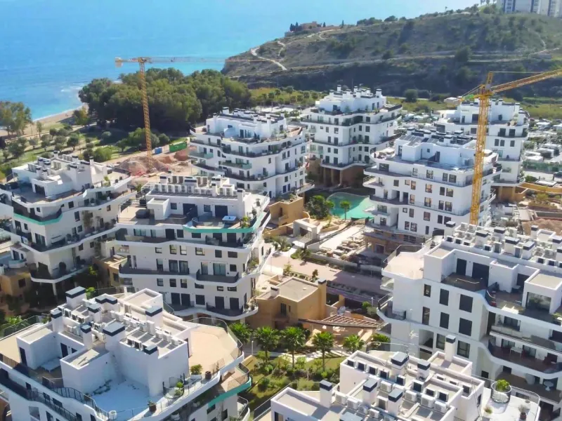 🌴 Luxury property by the sea!